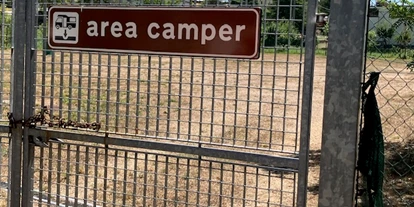 Place de parking pour camping-car - Wohnwagen erlaubt - Matelica - Area sosta comunale Scheggia