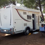 Espacio de estacionamiento para vehículos recreativos - Area Sosta Camper Masseria Appia Traiana - Ostuni