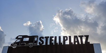 Reisemobilstellplatz - Art des Stellplatz: eigenständiger Stellplatz - Hoyer - vadehavs Camping Stellplatz Syltblick