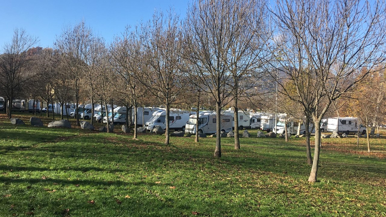 Wohnmobilstellplatz - Visió general de l'àrea d'autocaravanes de Vic - Wohnmobilstellplatz Vic