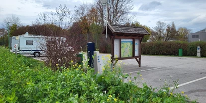 Reisemobilstellplatz - Polling (Landkreis Weilheim-Schongau) - Parkplatz bei der Ammerschule