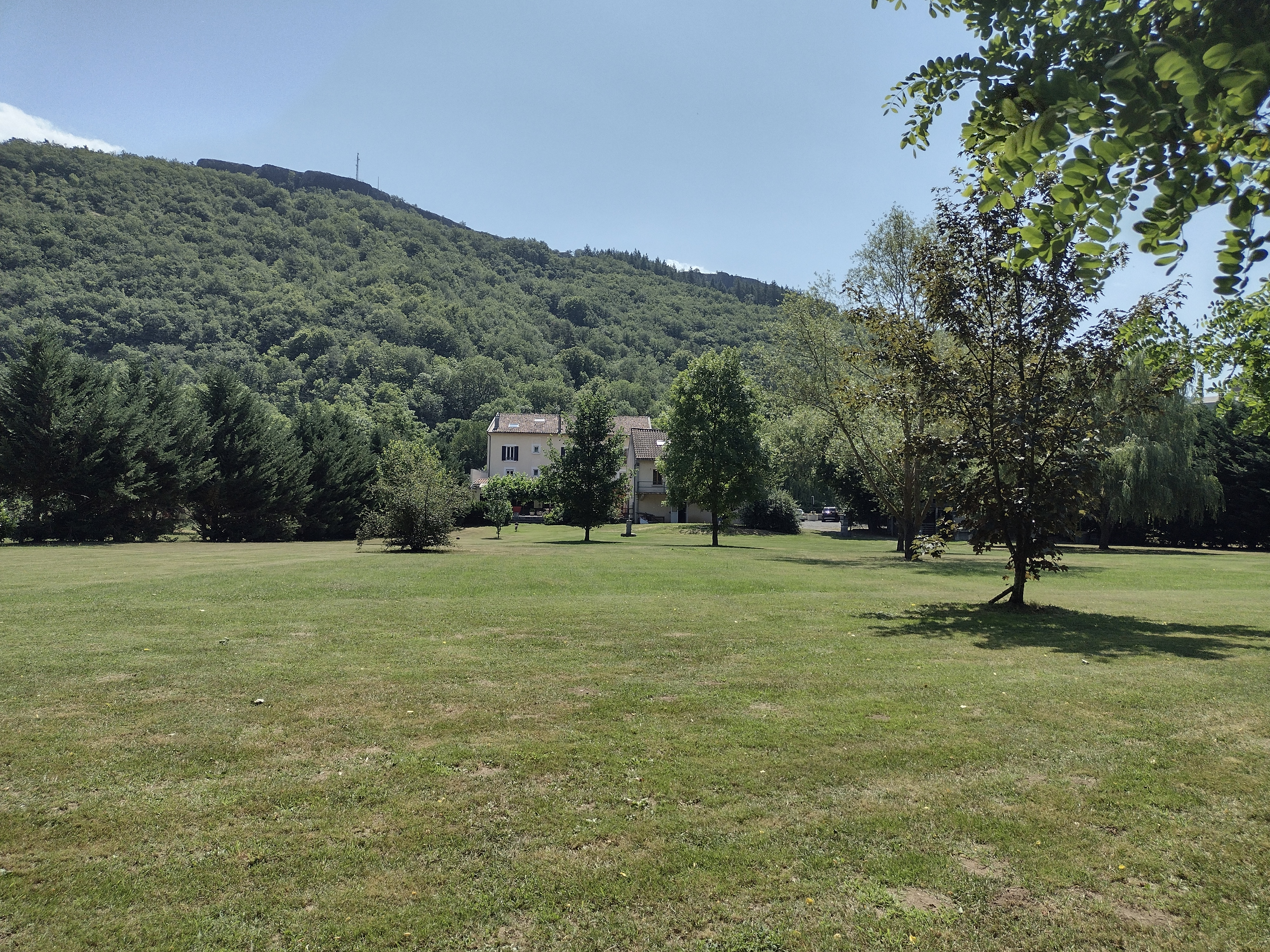 Motorhome parking ground - Die Rückseite des Stellplatzes - Rêve de la Vallée