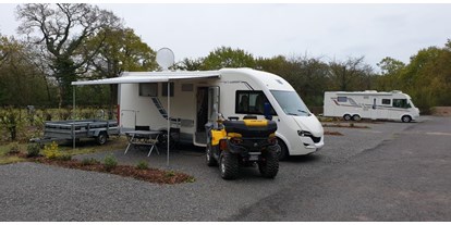 Motorhome parking space - Stromanschluss - Surzur - (56450) Etape Camping-Cars Aire de Lann Floren