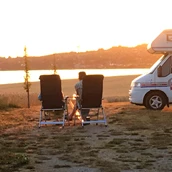 Parkeerplaats voor campers - Sonnenuntergang über Kerteminde Fjord - Roedkaergaard Bed & Breakfast 
