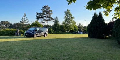 Plaza de aparcamiento para autocaravanas - Reiten - Lüneburger Heide - Wohnmobil Stellplätze inkl. Strom, Wasser und Abwasser. WC und Wellnessduschen inkl. - Campingplatz Heide-Eck
