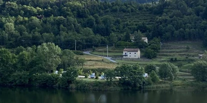 Place de parking pour camping-car - Rhône-Alpes - (07160) Aire Les Collanges, Belsentes