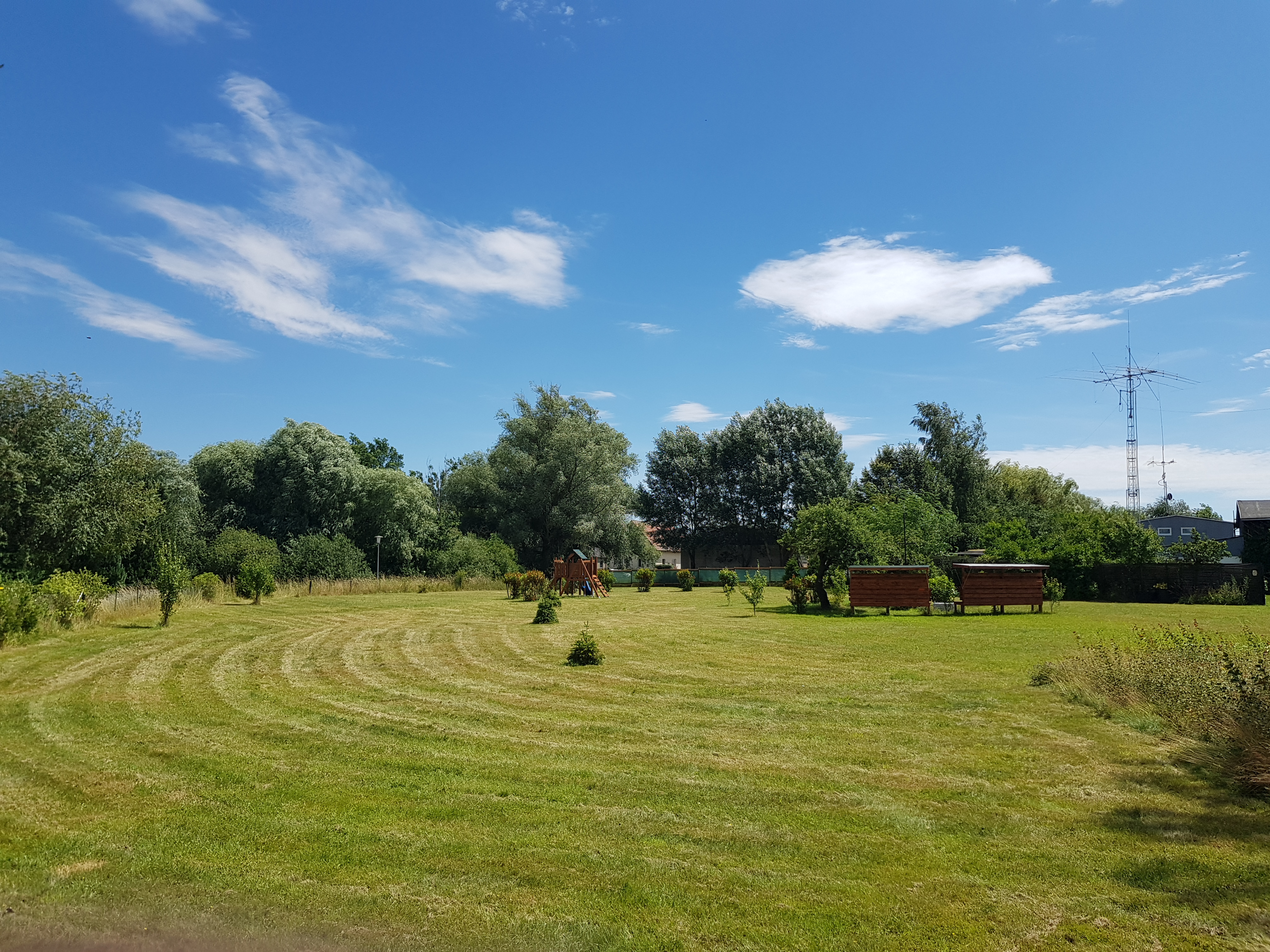 Wohnmobilstellplatz - Stellplatzbereich (sichtfrei) - Feriengehoeft Uckermark