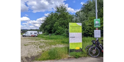 Parkeerplaats voor camper - öffentliche Verkehrsmittel - Affalterbach - Wohnmobil Stellplatz Sportpark Rems