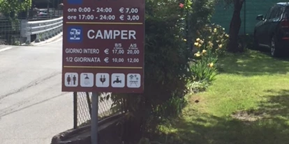 Posto auto camper - Umgebungsschwerpunkt: See - Sacca - Parcheggio Gerolo