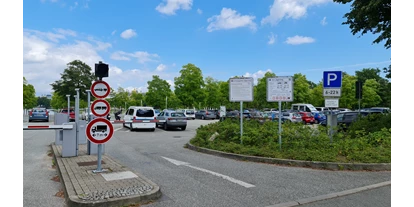 Reisemobilstellplatz - öffentliche Verkehrsmittel - Kobrow - Parkplatz Jägerweg