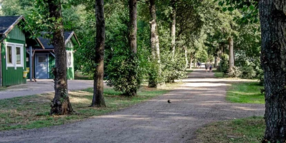 Reisemobilstellplatz - Wohnwagen erlaubt - Ringstedt - Zwei Sanitärgebäude sind auf dem Gelände des Geesthofes auch zu finden.  - Ferien- und Campingpark Geesthof