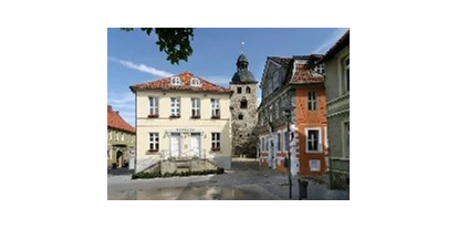 RV park - Lower Saxony - Die beiden Rathäuser auf dem Marktplatz.  - Wohnmobilstellplatz Königslutter