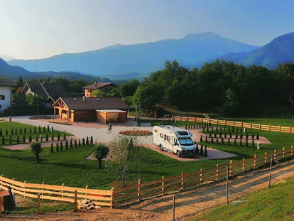 Posto auto camper - Covelo Valle Laghi (Trento) - Agricampeggio Da Bery - Agricampeggio Da Bery