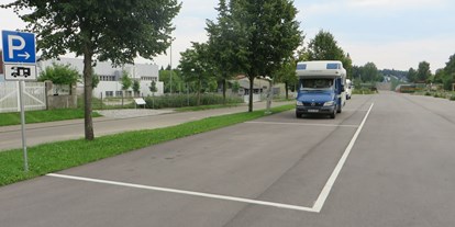 Reisemobilstellplatz - Art des Stellplatz: ausgewiesener Parkplatz - Michelbach an der Bilz - Am Bahnhof