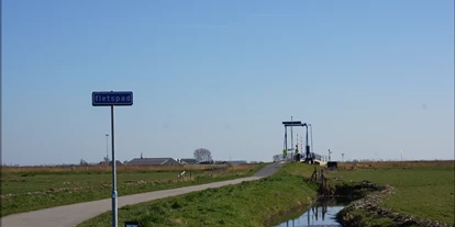 Reisemobilstellplatz - Angelmöglichkeit - Kollum - Nach dem Stellplatz.  - Camperplaats Leeuwarden 