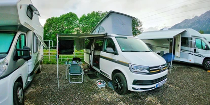 Motorhome parking space - Restaurant - Aschau (Brandenberg) - Stellplatz Biker-Ranch mit genug Platz zum Nachbarn.  - KAISER.CAMP