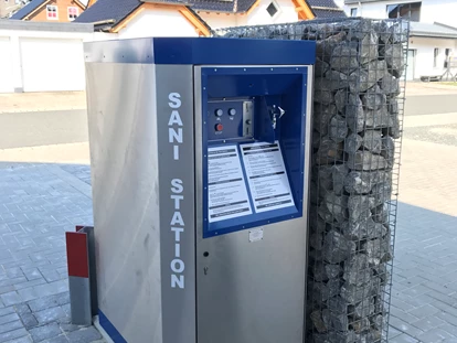 Plaza de aparcamiento para autocaravanas - Entsorgung Toilettenkassette - Alemania - Sanistation (Wasser/Grauwasser) - Wohnmobilstellplatz Winterberg/Stadt