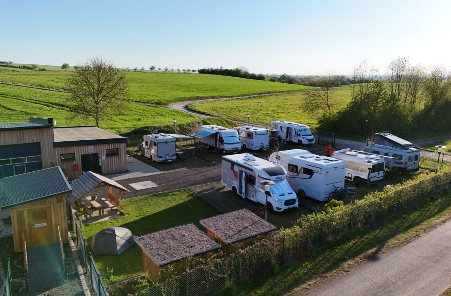 Wohnmobilstellplatz - Gesamteindruck  - Stellplatz Am Gartenberg in Ostramondra