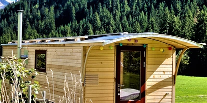 Reisemobilstellplatz - Spielplatz - Graubünden - 5 individuelle Tiny Homes können von Gästen ohne eigenen Camping-Ausrüstung gemietet werden - Camping Viva