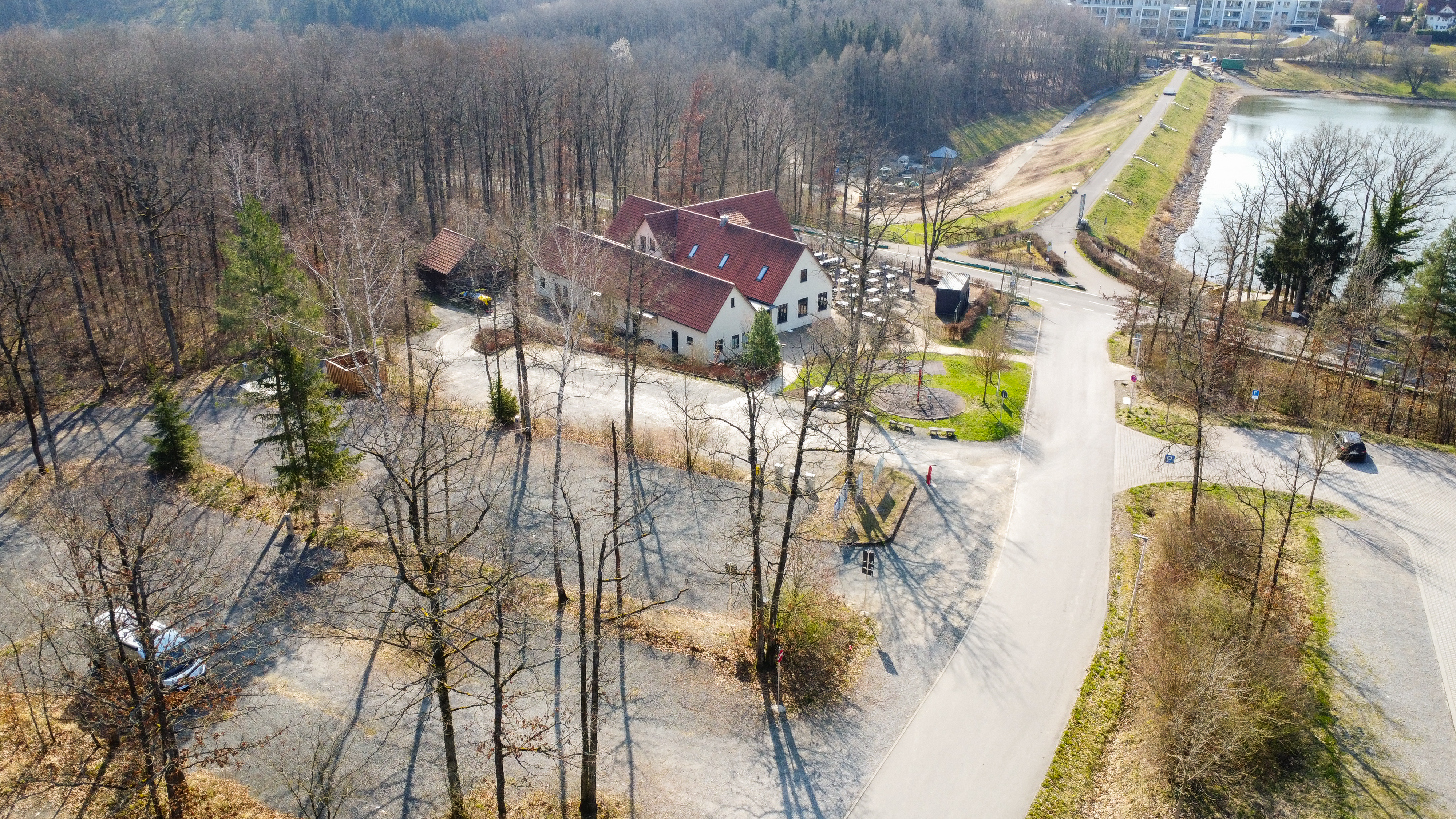 Wohnmobilstellplatz - Regiostellplatz Ellertshäuser See Stadtlauringen - Wohnmobilstellplatz Ellertshäuser See Stadtlauringen