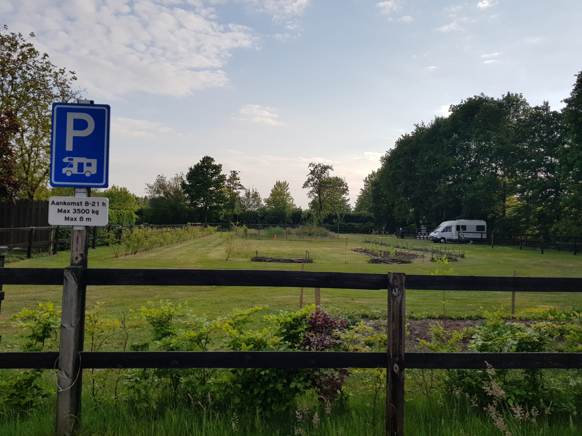 aire de camping-car - Ecologische Camperplaats zonder voorzieningen waar u kunt verblijven in het groen - BuytenGewoonBoxtel