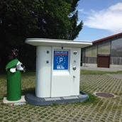 Espacio de estacionamiento para vehículos recreativos - Parkplatz am Sportzentrum / Euro-Relais Station