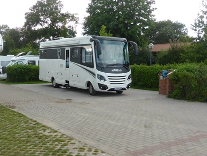Place de parking pour camping-car - Badestrand - Wohnmobil Service Station - Rosenfelder Strand Ostsee Camping