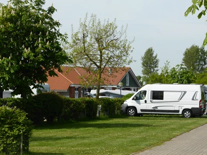 Motorhome parking space - Duschen - Wohnmobilplätze innen - Rosenfelder Strand Ostsee Camping