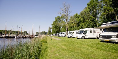 Motorhome parking space - Bademöglichkeit für Hunde - Netherlands - Haven Hunzegat