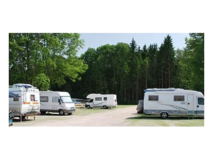 Place de parking pour camping-car - Art des Stellplatz: bei Gewässer - Biberwier - Wohnmobilpark Schwangau
Komfortstellplätze direkt vor dem Campingplatz - Wohnmobilpark Schwangau
