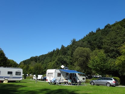Motorhome parking space - Swimmingpool - Reichelsheim (Odenwaldkreis) - Stellplätze - Odenwald-Camping-Park