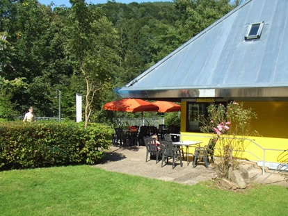Reisemobilstellplatz - Tennis - Heddesbach - Pool-Bar - Odenwald-Camping-Park