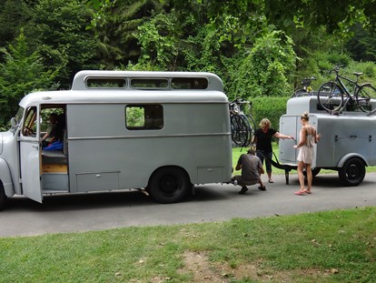 Reisemobilstellplatz - Wohnwagen erlaubt - Nostalgie mit Oldtimer-Wohnmobil - Odenwald-Camping-Park