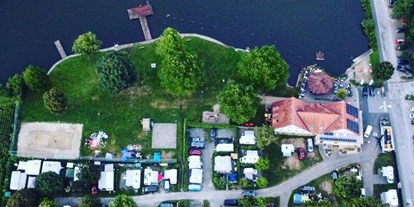 Reisemobilstellplatz - Umgebungsschwerpunkt: See - Luftaufnahme - Weinland-Camping