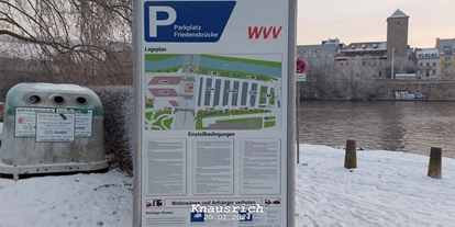 Reisemobilstellplatz - Art des Stellplatz: ausgewiesener Parkplatz - Reichenberg (Landkreis Würzburg) - P1, unter der Friedensbrücke