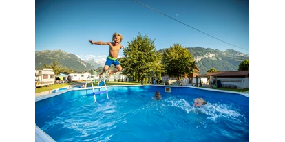 Reisemobilstellplatz - Wohnwagen erlaubt - Unterseen - Pool für Kinder - Camping Hobby 3