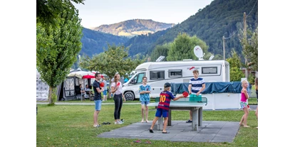 Reisemobilstellplatz - Umgebungsschwerpunkt: See - Unterseen - Spielplatz - Camping Hobby 3