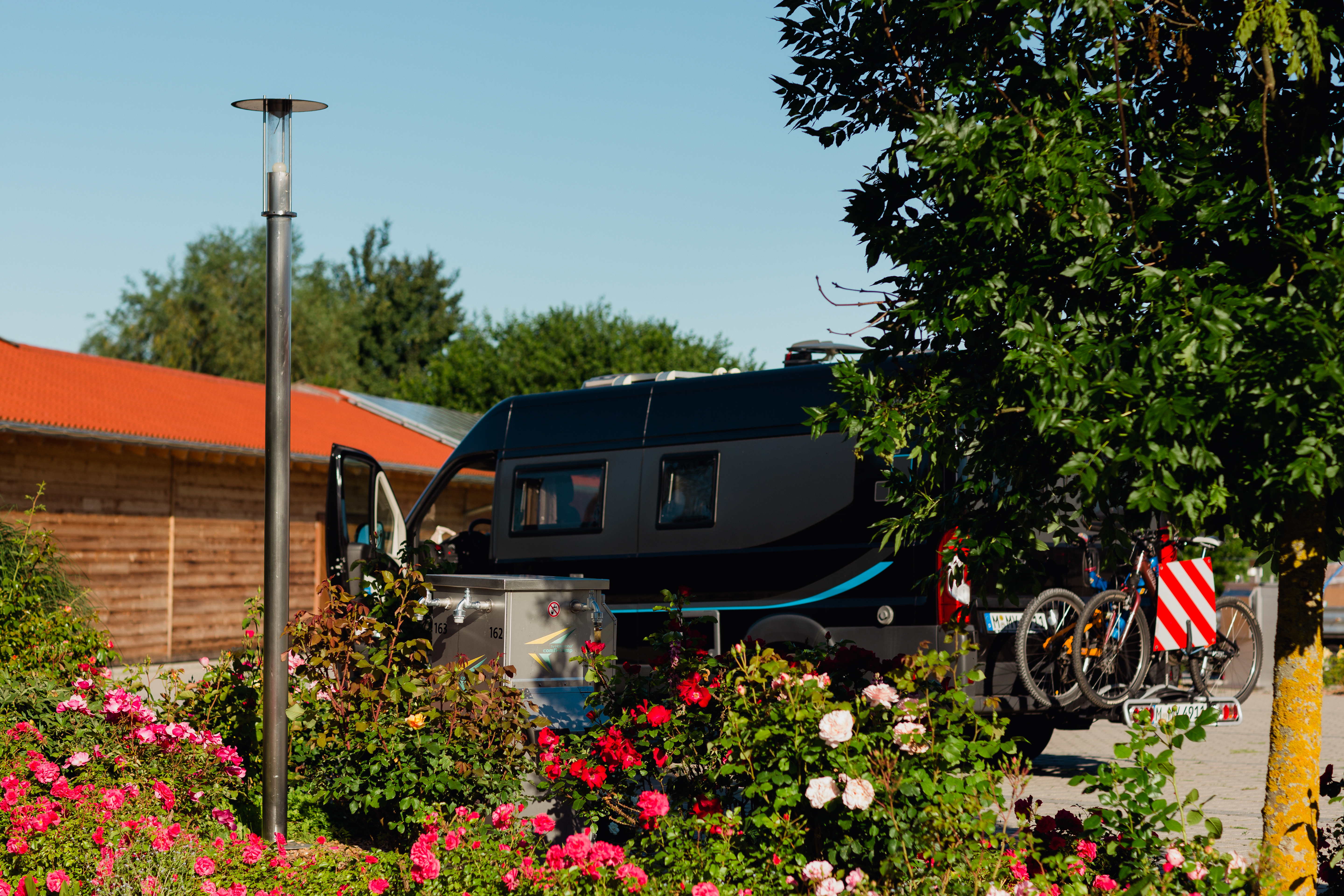 Reisemobilstellplatz: Lassen Sie mitten in der niederbayerischen Toskana die Seele baumeln, tanken Sie Kraft und Energie. Egal ob Aktivurlaub, Genusscampen oder intensive Familienzeit,  im Vital CAMP BAyerbach finden Sie alles für einen erholsamen Urlaub. Top-Komfort und echte bayrische Gastfreundschaft garantieren Entspannung und Genuss von der ersten Minute an. - Vital CAMP Bayerbach