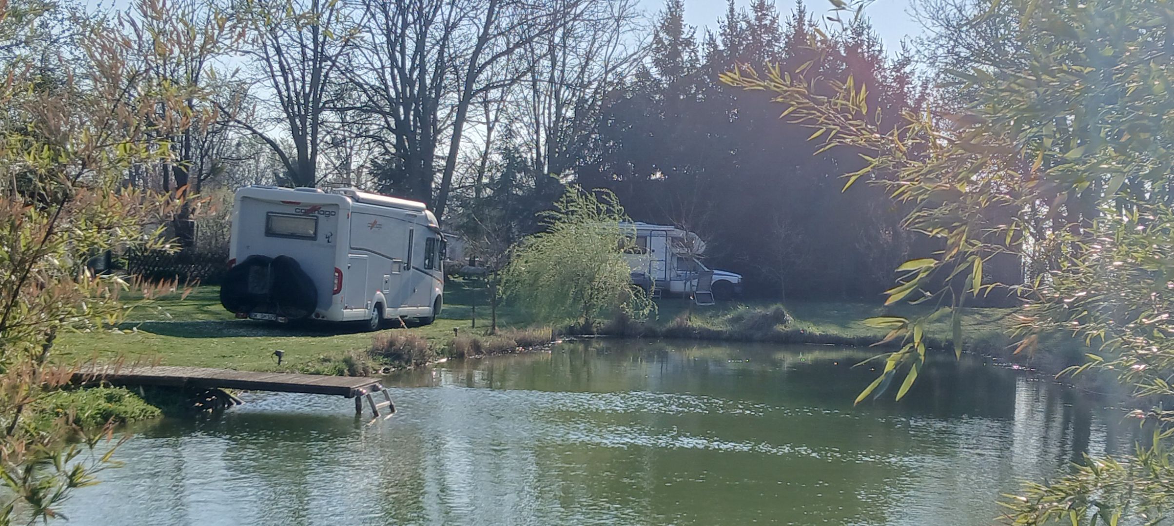 área de autocaravanas - Camper Place Wohnmobil Platz Garden of Eden Kajarpec Stellplatz Ungarn