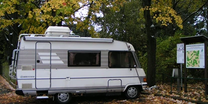 Parkeerplaats voor camper - Pöhl - Herbst an der Drachenhöhle - Stellplatz an der Drachenhöhle Syrau