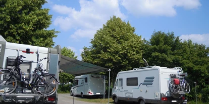 Place de parking pour camping-car - Marburg - Wohnmobilstellplatz Frankenberg (Eder) - Wohnmobilstellplatz Ederberglandhalle