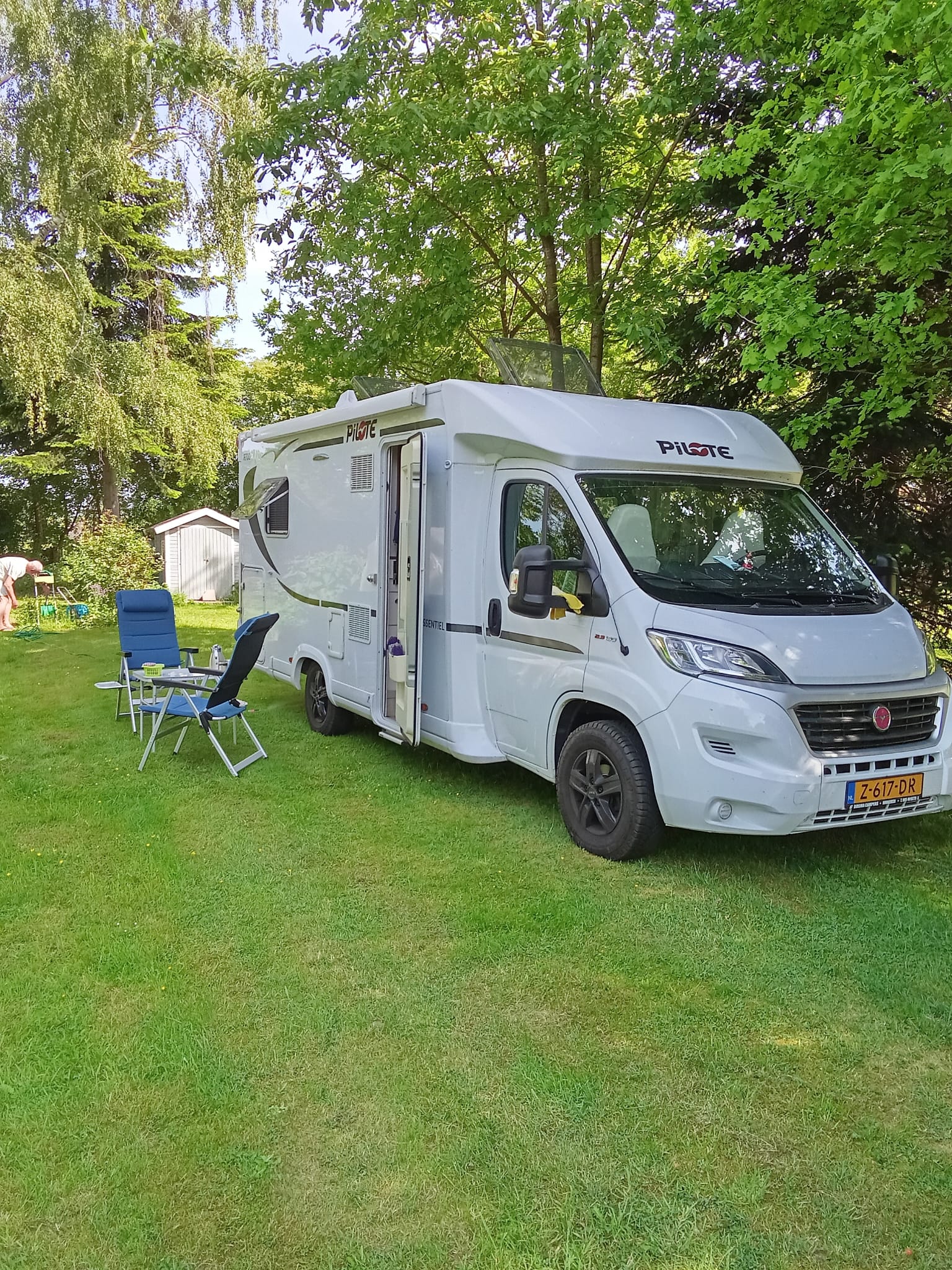 Wohnmobilstellplatz - Gartenparadies Hemdingen 
