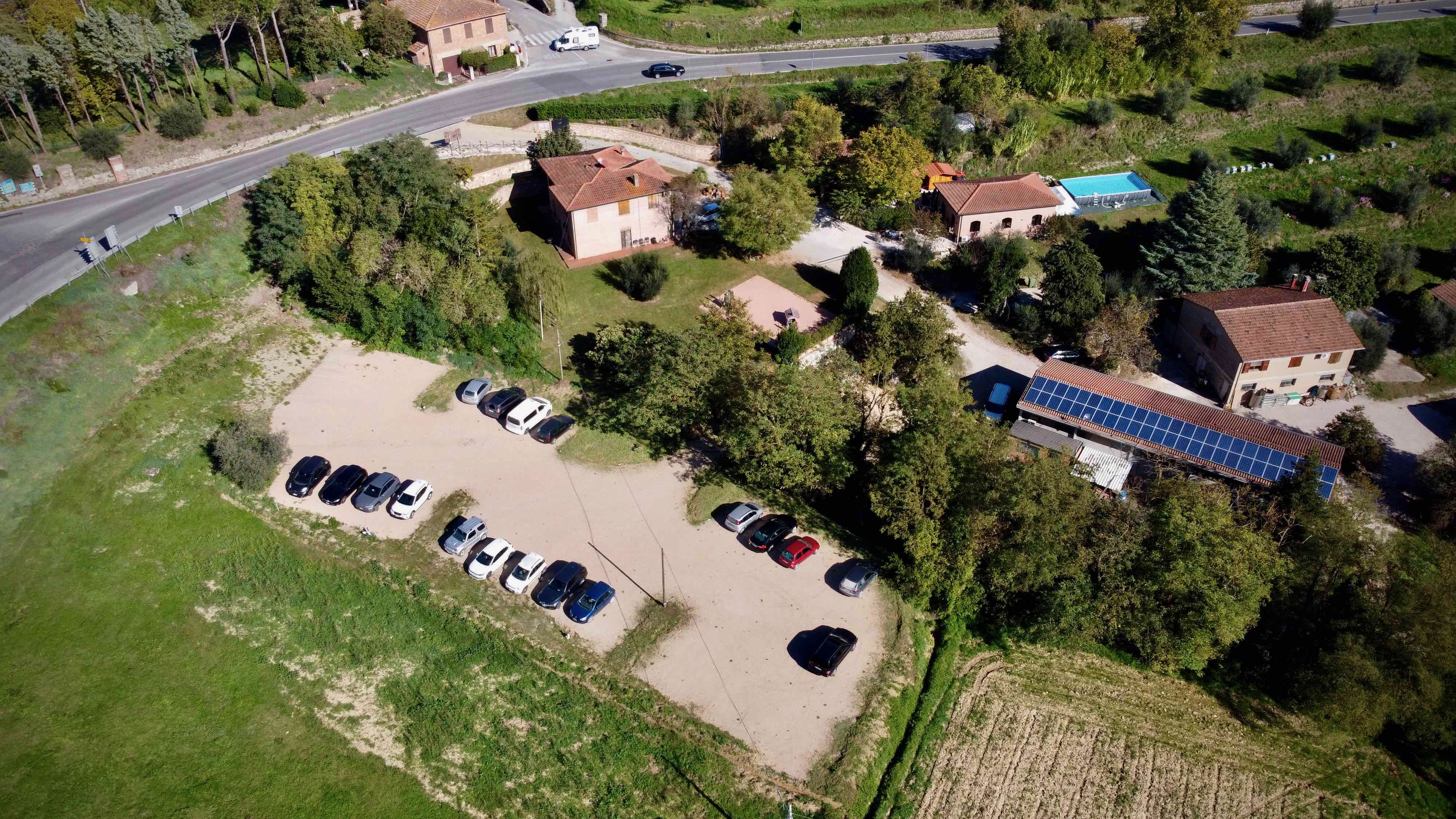 Wohnmobilstellplatz - Chiusi in Camper dall'alto  - Chiusi in Camper
