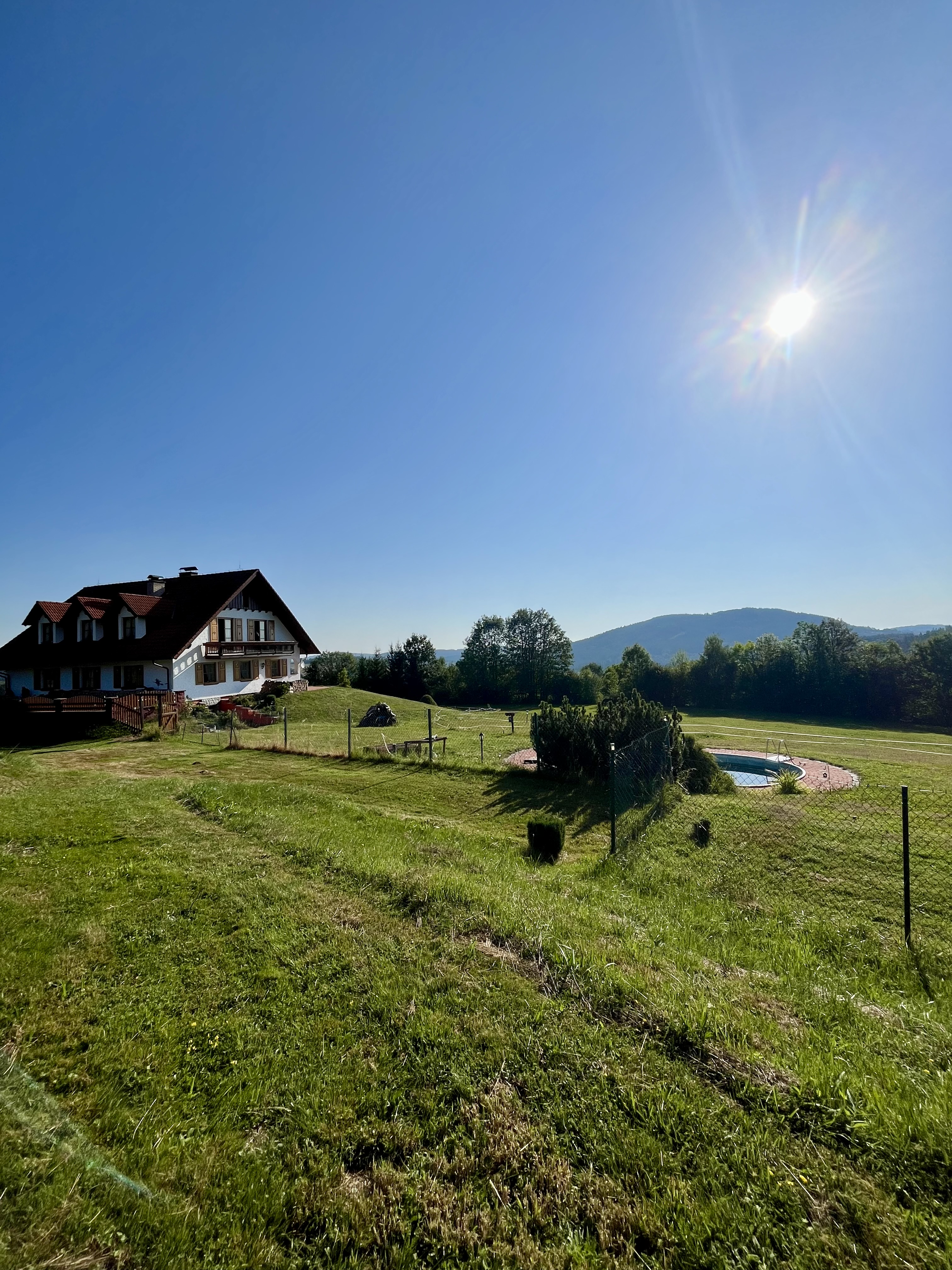 Wohnmobilstellplatz - Böhmerwaldecke mit Blick auf die Burg Velhartice