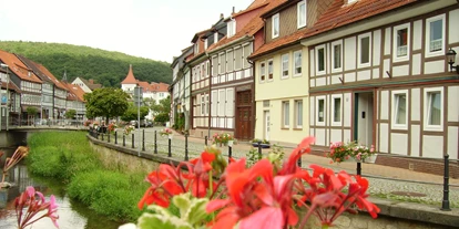 Plaza de aparcamiento para autocaravanas - Stromanschluss - Bockenem - Idyllische Fachwerkhäuser zieren das Stadtbild - Wohnmobilstellplatz am Solebad