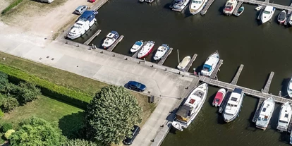 Reisemobilstellplatz - Art des Stellplatz: bei Gewässer - Veendam - Wohnmobilstellplatz Yachthafen Winschoten - Jachthaven Winschoten