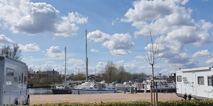 Motorhome parking space - Umgebungsschwerpunkt: am Land - Netherlands - Wohnmobilstellplatz Yachthafen Winschoten - Jachthaven Winschoten