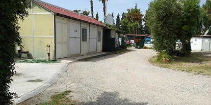Plaza de aparcamiento para autocaravanas - WLAN: teilweise vorhanden - Italia - Sanitär - Eden Parking