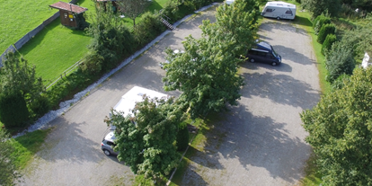 Motorhome parking space - Duschen - Oberbayern - Stellplatz von oben  - Campingoase-Reindl