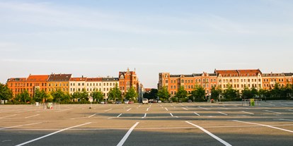 Motorhome parking space - Umgebungsschwerpunkt: Stadt - Saxony - Platz der Völkerfreundschaft